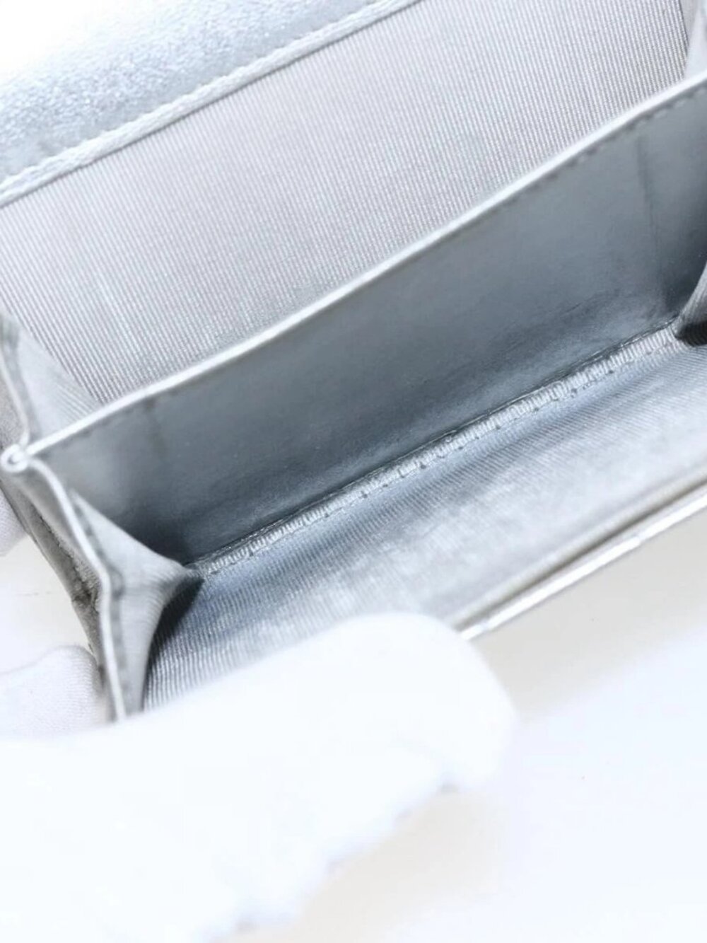 CHANEL Matelasse Card Case Leather Silver CC Auth 171336 - Picture 14 of 16